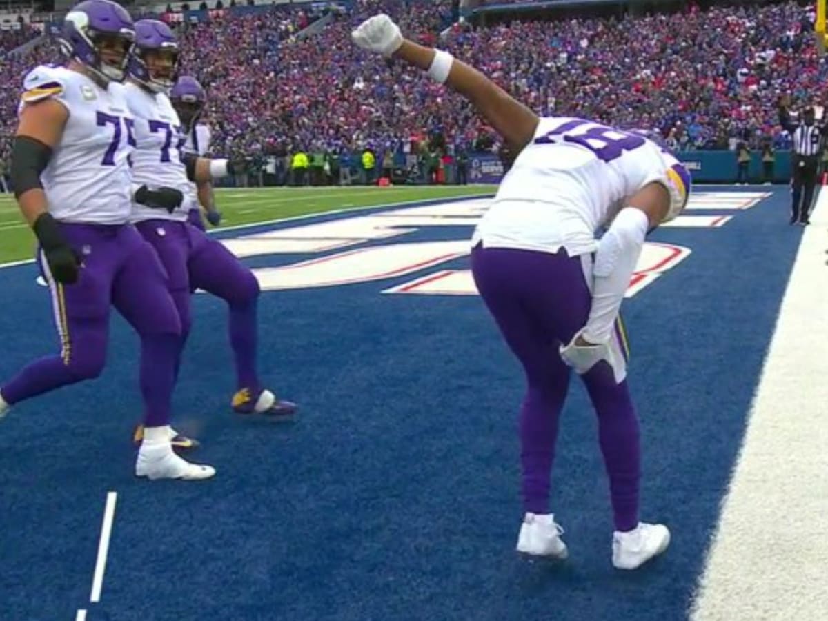 Justin Jefferson Gifted Custom 'Griddy' Cleats At Youth Football Camp