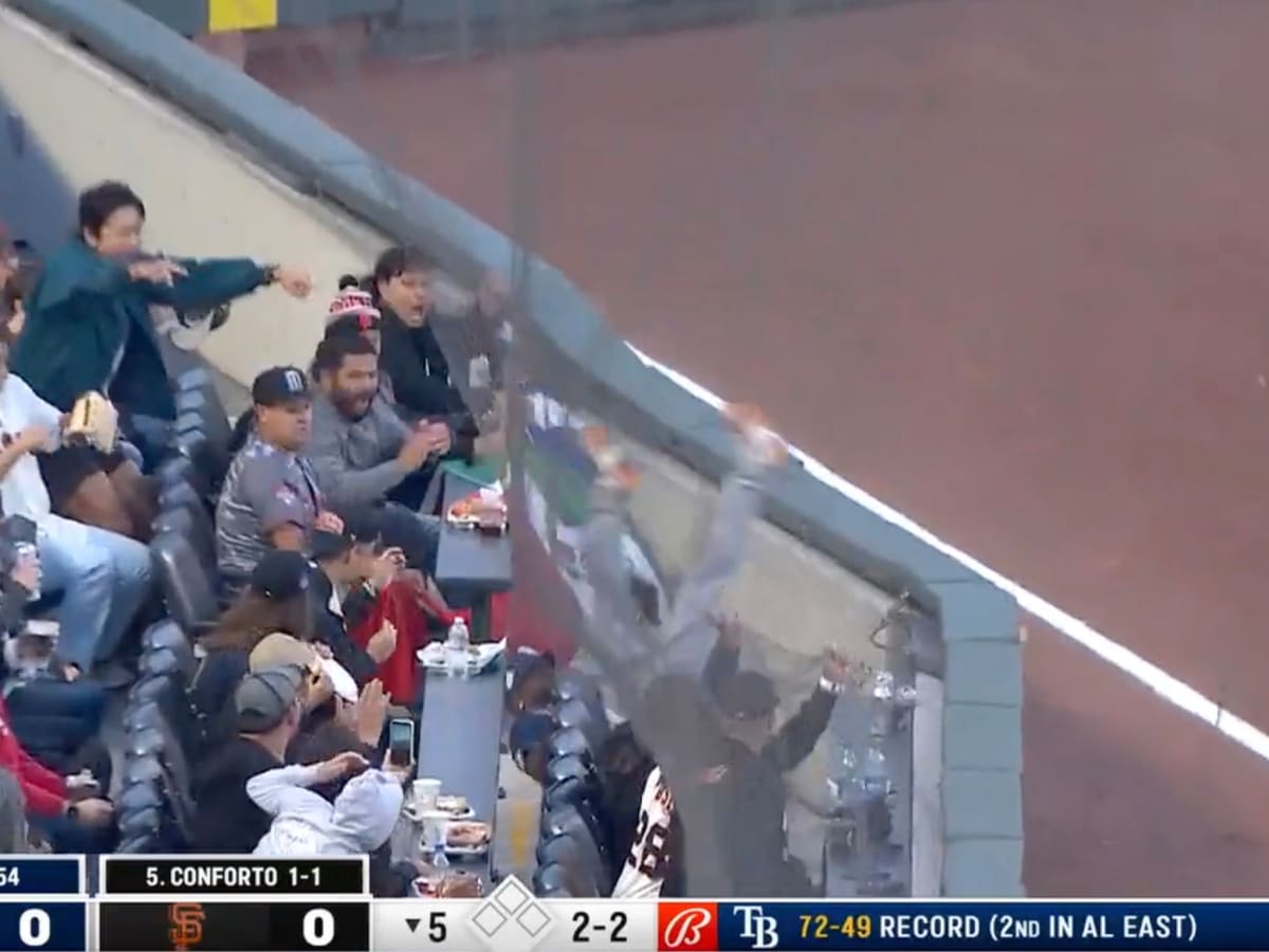 Randy Arozarena posed so hard after robbing home run with great catch