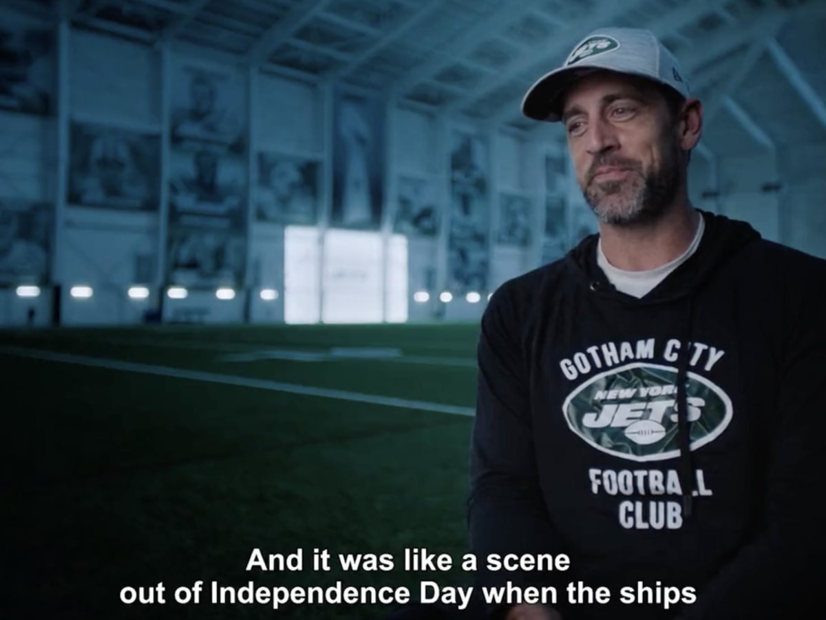 Ex-Packers quarterback Aaron Rodgers recounts UFO encounter