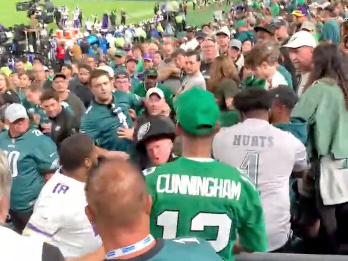 Vikings Fans Warned About Insane Eagles Fans Ahead of the NFC Championship  in Philly - Maxim