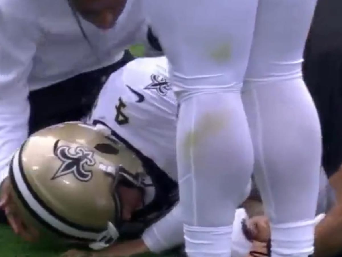 Saints QB Derek Carr injures shoulder vs. Packers