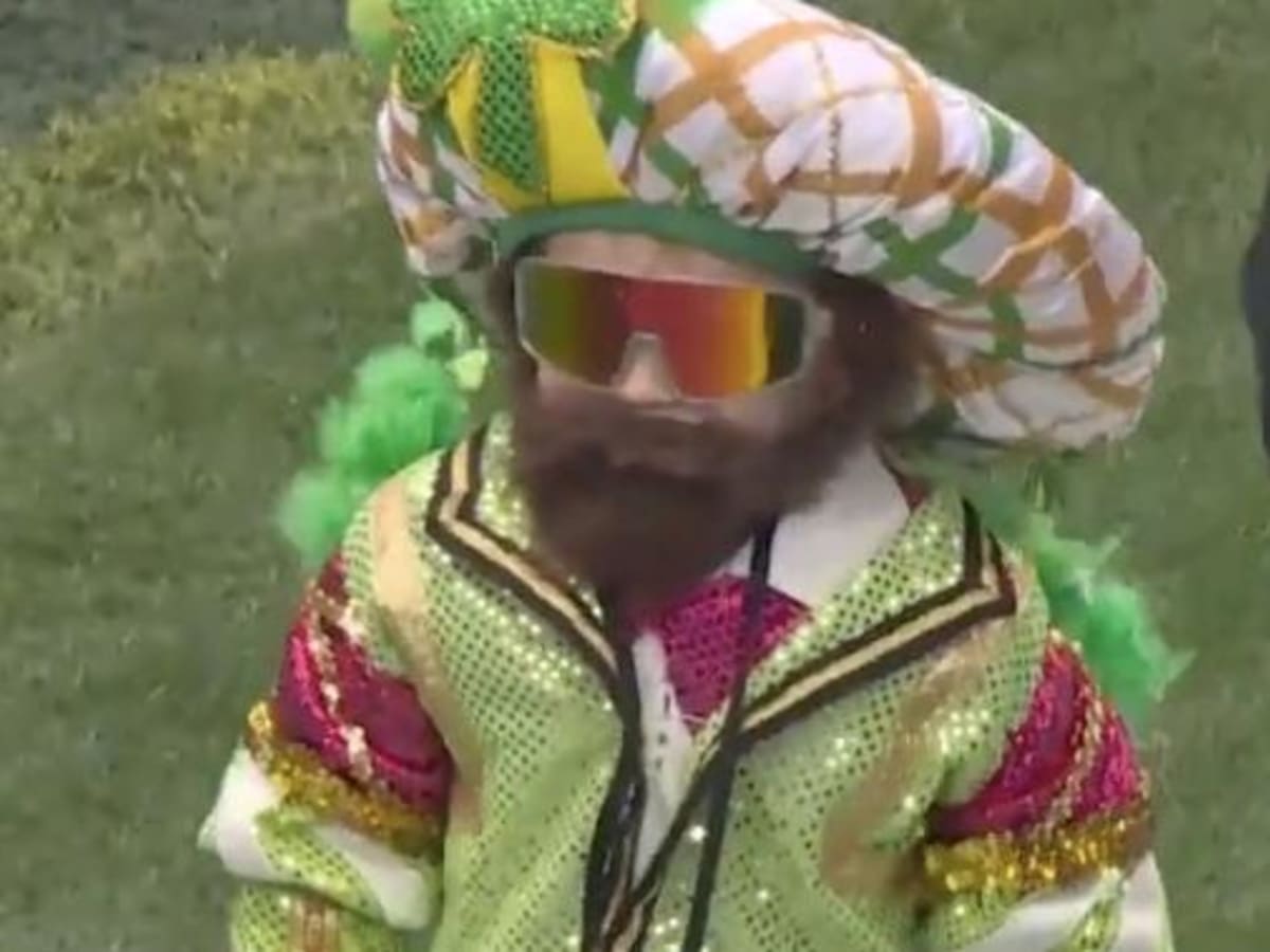 Young Eagles Fan Dressed Up in Legendary Jason Kelce Costume, and Everyone  Loved It - Sports Illustrated