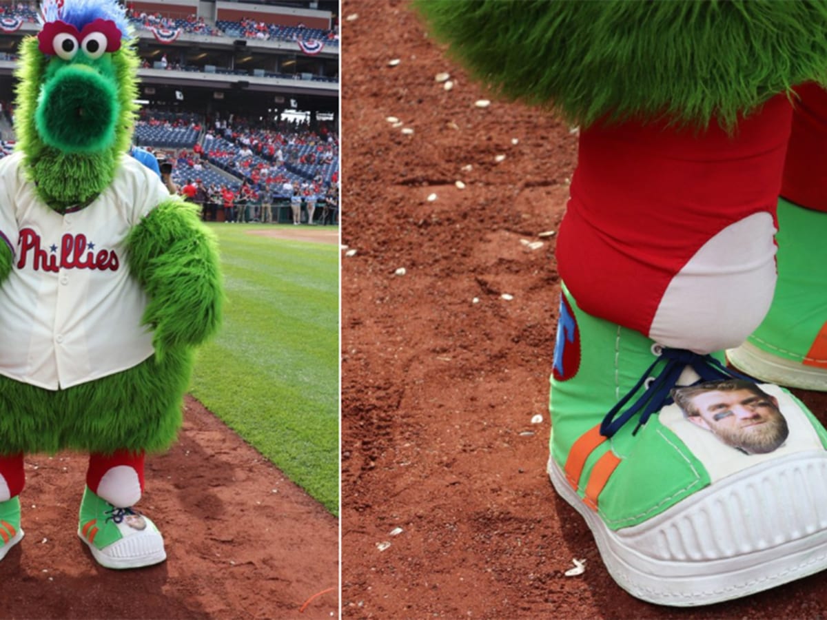 Bryce harper cleats discount phanatic