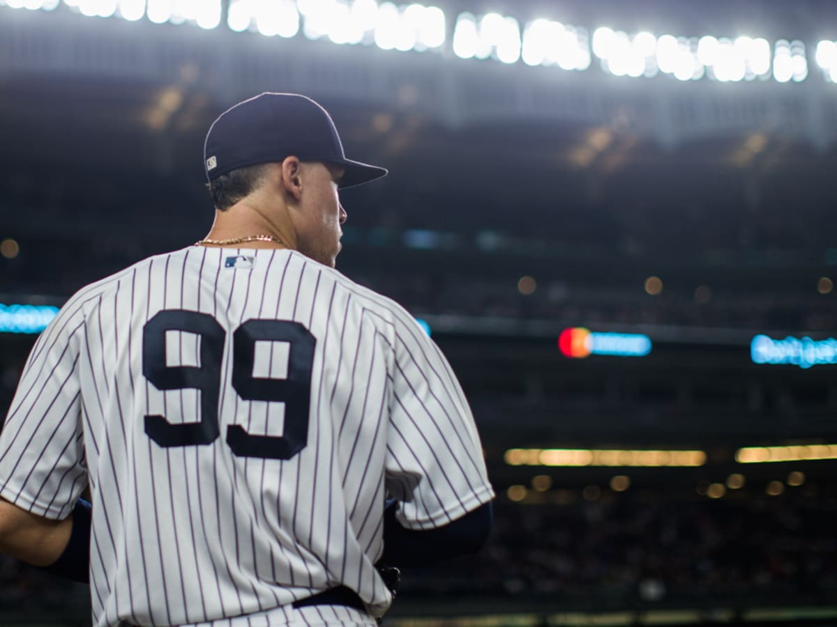 Yankees jersey with cheap name on back