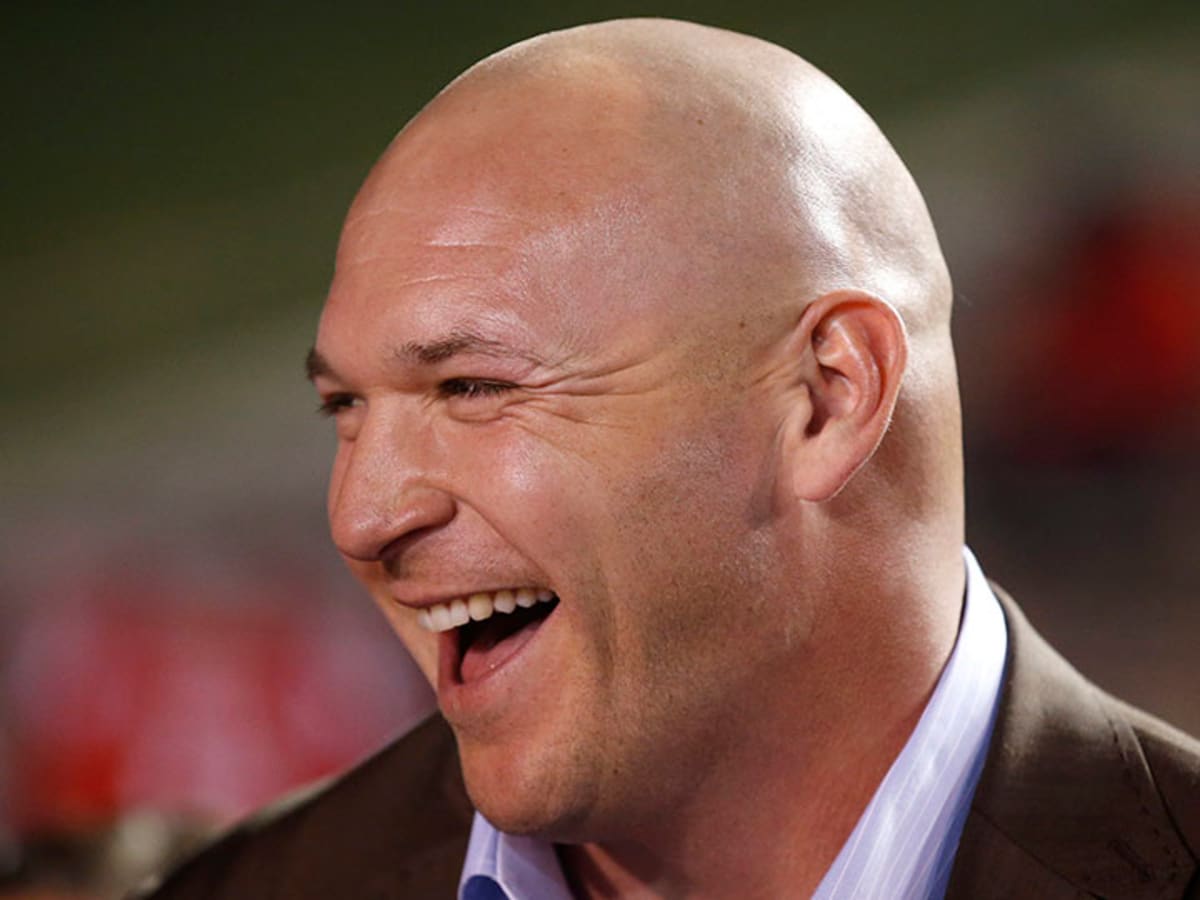 Ex Chicago Bears LB Brian Urlacher has hair now photo Sports