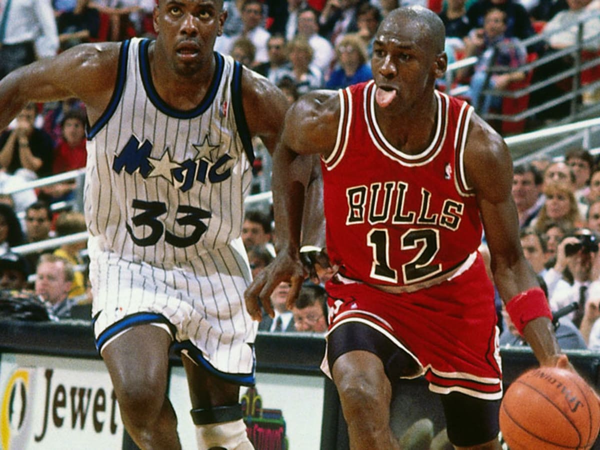 Michael jordan sale wearing jordan 12