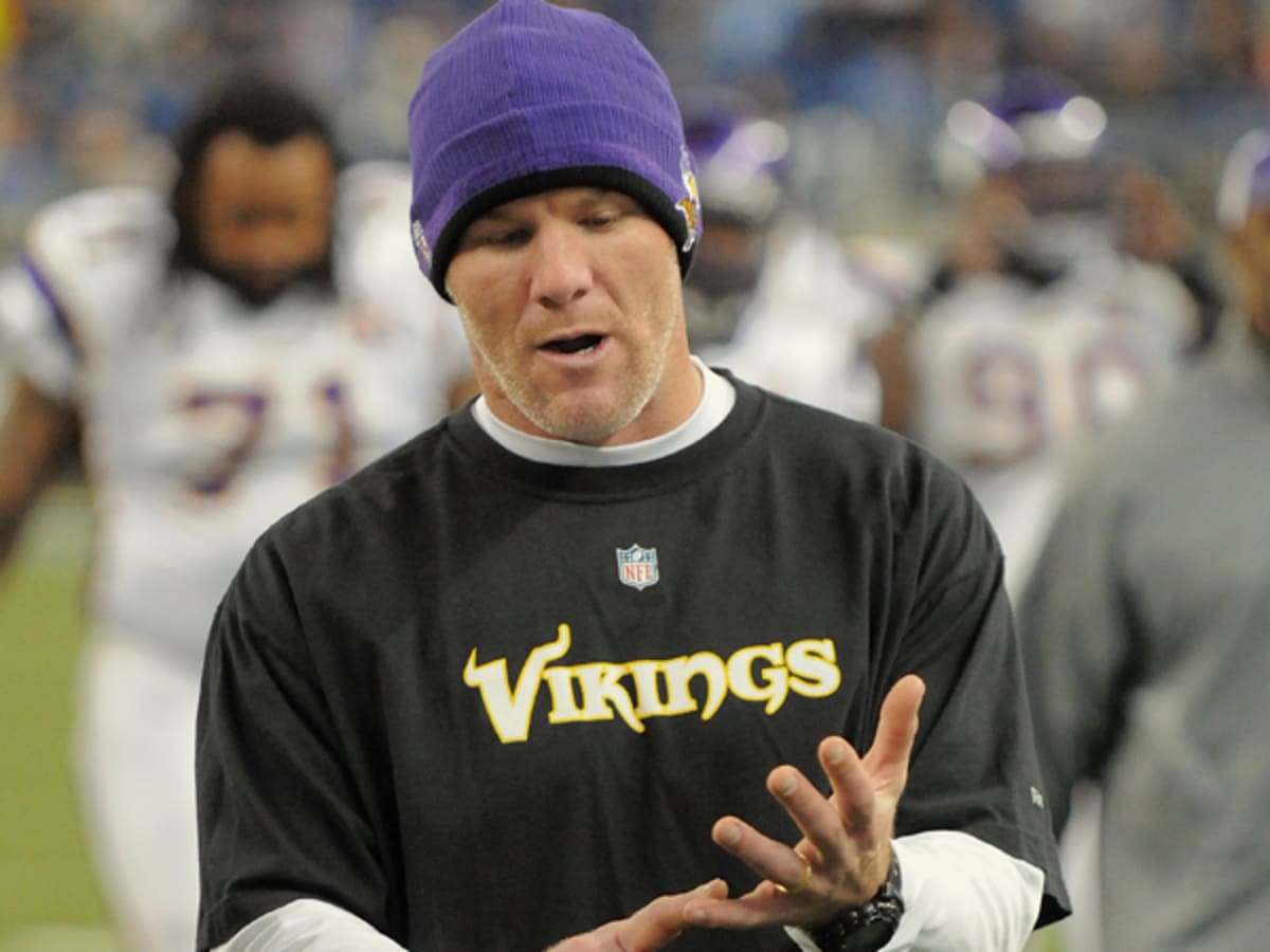 Rams called Brett Favre, not Tim Tebow, after Sam Bradford's