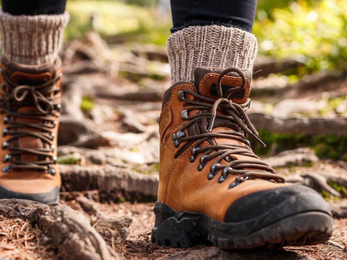 Steel cap shop hiking boots