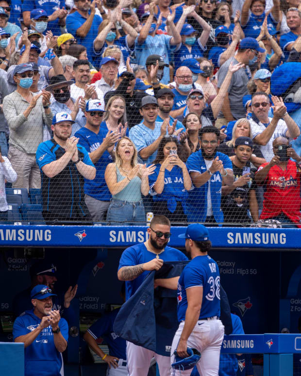 Blue Jays To Require Full Vaccination Eye Potential Rogers Centre Capacity Increase Sports Illustrated Toronto Blue Jays News Analysis And More