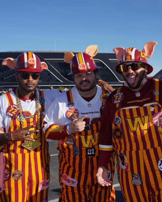 Washington Football Team Fans at Raiders