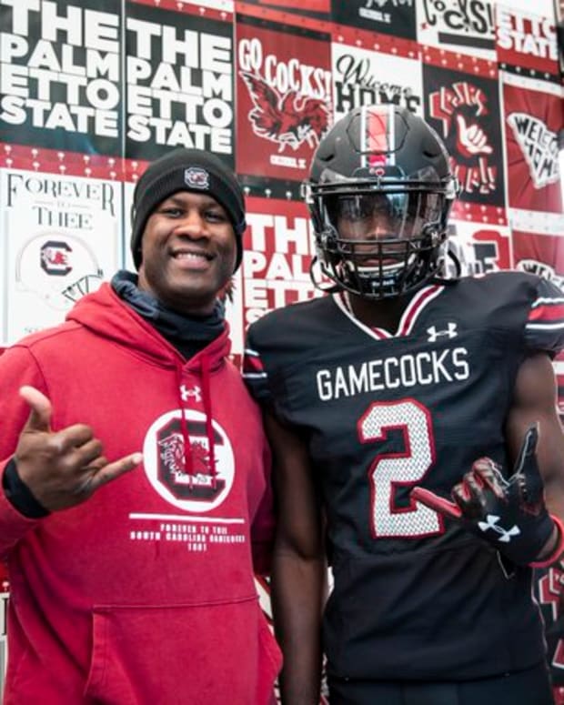 Former South Carolina All-American Jadeveon Clowney to have Gamecocks jersey  retired 