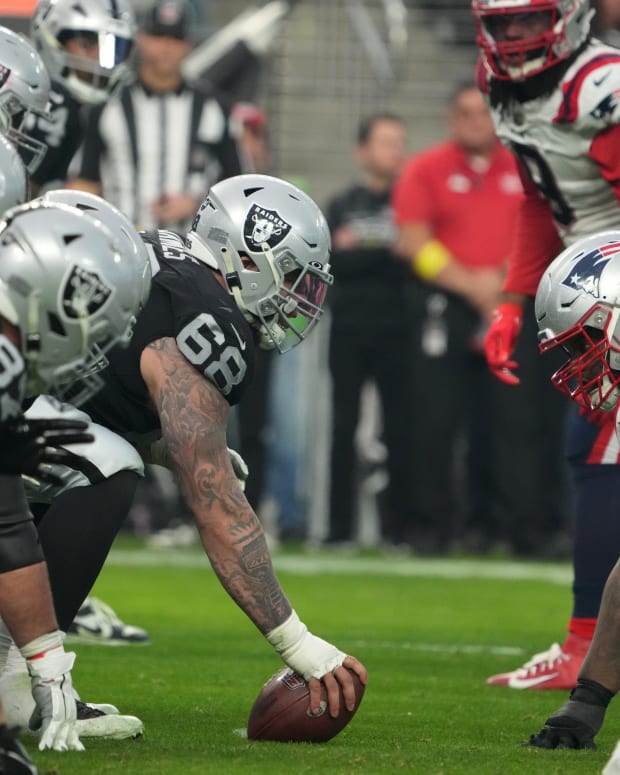 Raiders LB Divine Deablo wearing green dot in practice…