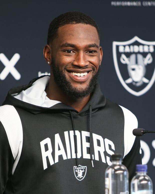 From Las Vegas Raiders training camp: LB Divine Deablo - Sports Illustrated Las  Vegas Raiders News, Analysis and More