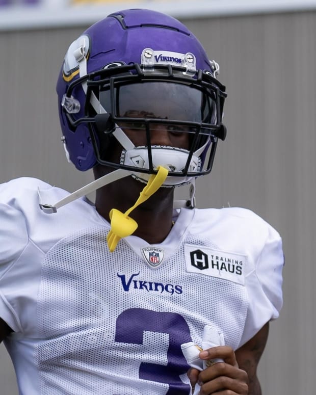 Former Vikings receiver Randy Moss joins Fox Sports 1 as a studio analyst