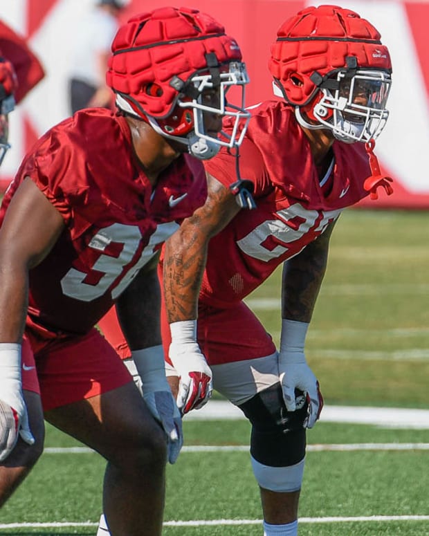 Hogs' Linebackers Antonio Grier, Chris 'Pooh' Paul - Sports Illustrated ...