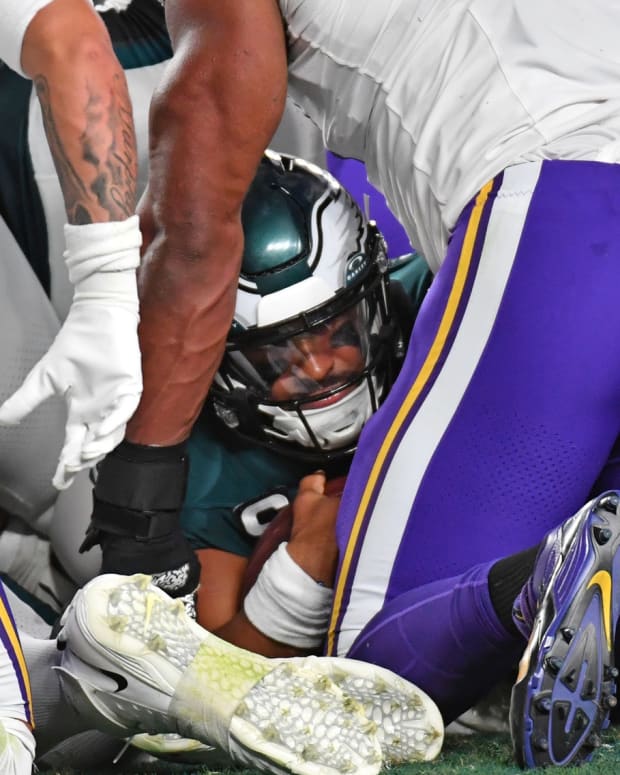 Vikings fumble into 0-2 hole with primetime loss to Eagles - Sports  Illustrated Minnesota Sports, News, Analysis, and More