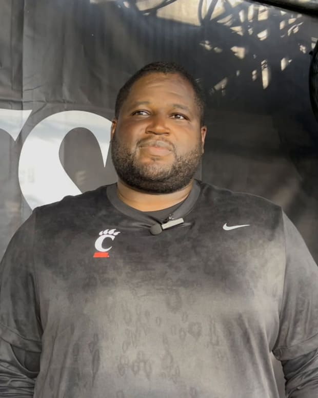 UC Linebackers Coach Cortney Braswell on His Journey, Jack Dingle's Growth, And More