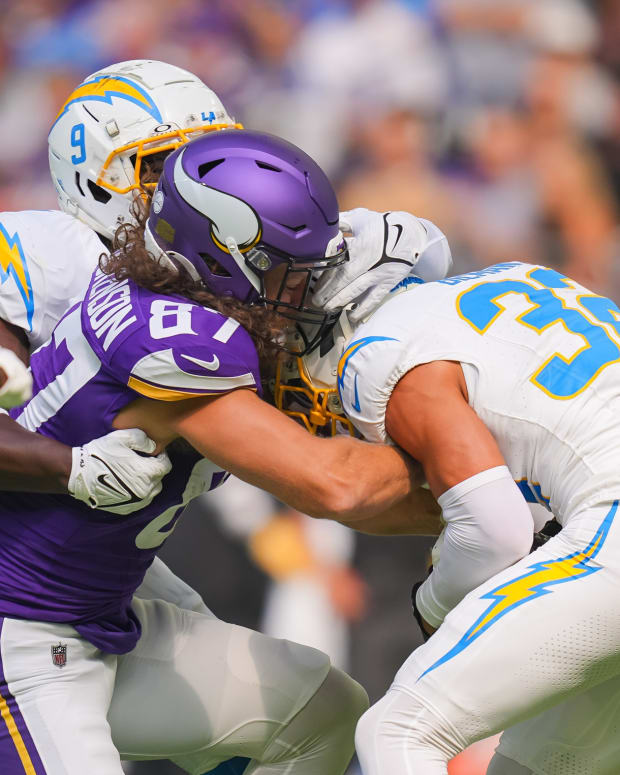 The 10 ugliest Vikings PFF grades from Chargers game - Sports