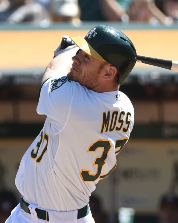 A's fans' reverse boycott: Once again the top of the fifth inning