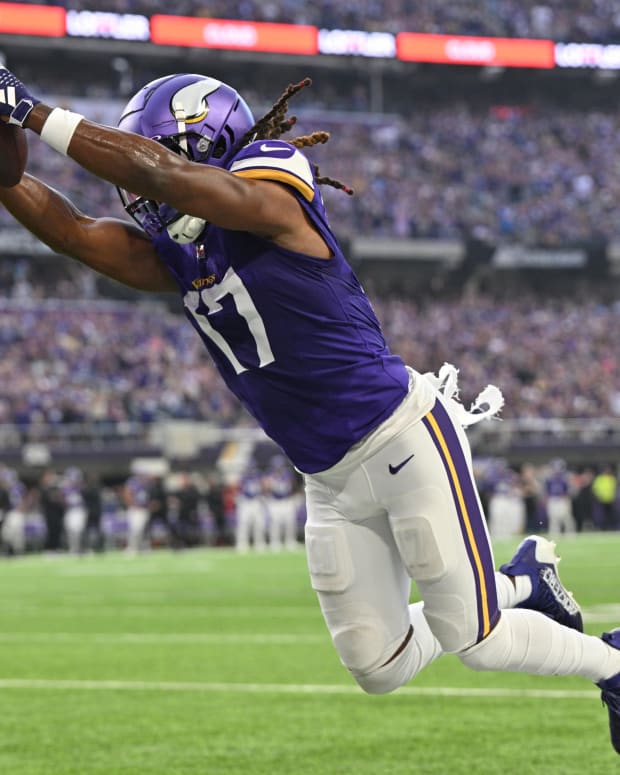 Vikings had 10 players on field for crucial late-game play - Sports  Illustrated Minnesota Sports, News, Analysis, and More