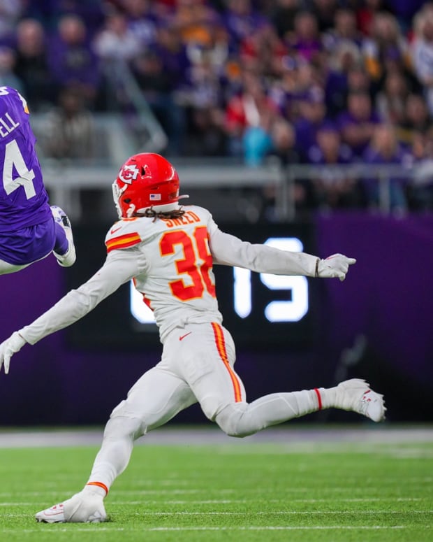 Vikings PFF grades: Daniel Hunter's 3 sacks cover up ugly score - Sports  Illustrated Minnesota Sports, News, Analysis, and More