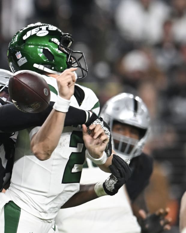 From The Las Vegas Raiders Locker Room De Malcolm Koonce Sports Illustrated Las Vegas Raiders