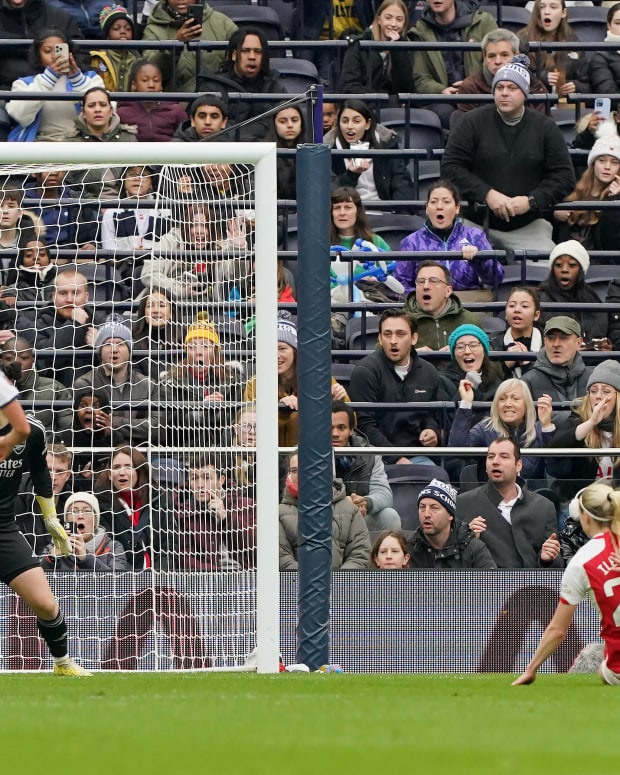 Tottenham Hotspur 1-0 Arsenal: Martha Thomas goal earns historic