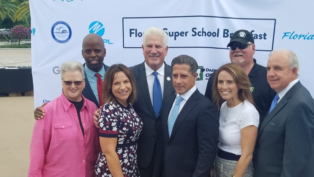 Miami Dolphins partner with GENYOUth and Miami Super Bowl Committee to battle food insecurity