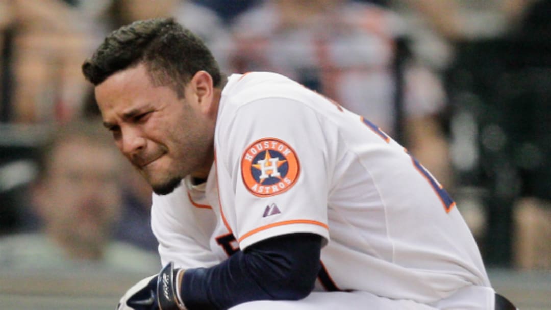 Astros' Jose Altuve leaves game after being hit by pitch