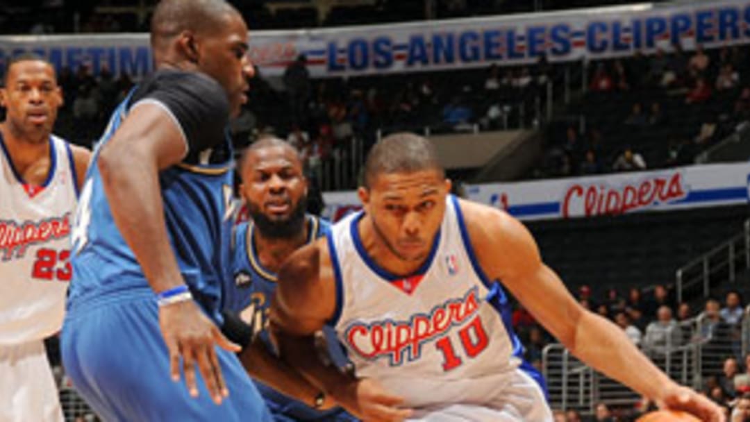 Gordon defies size (and nickname) to become Clippers' leader