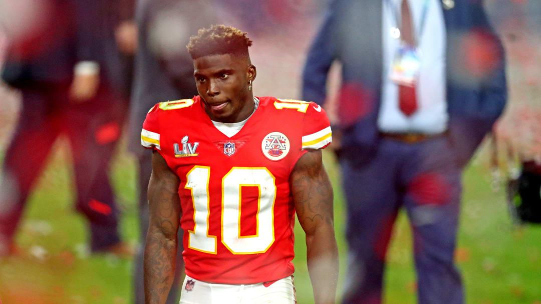 Tyreek Hill, Chiefs' Offense Troubled By Buccaneers in Super Bowl LV