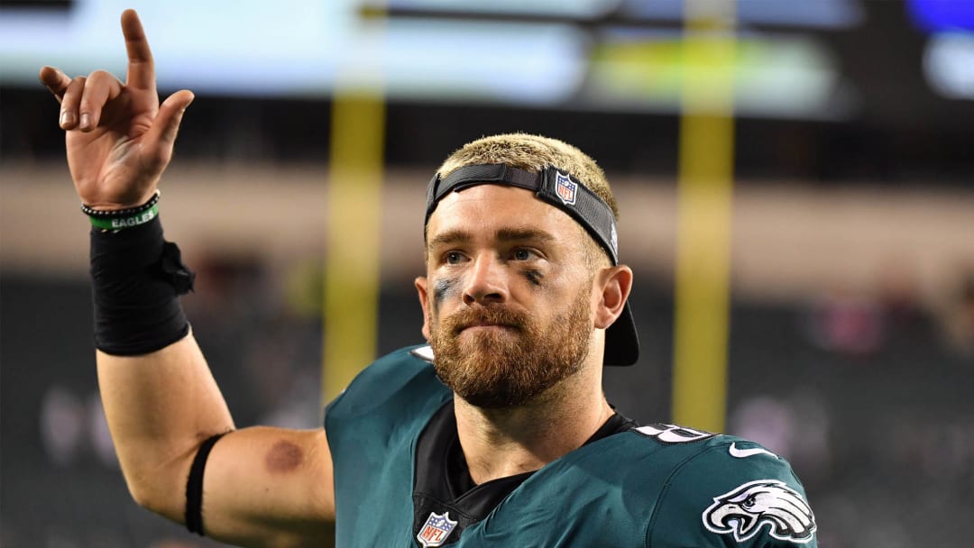 Eagles Trade Zach Ertz to Cardinals for Tay Gowan, 2022 Fifth-Round Pick