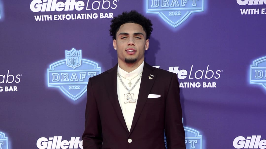 Atlanta Falcons Select Drake London No. 8 Overall in the 2022 NFL Draft