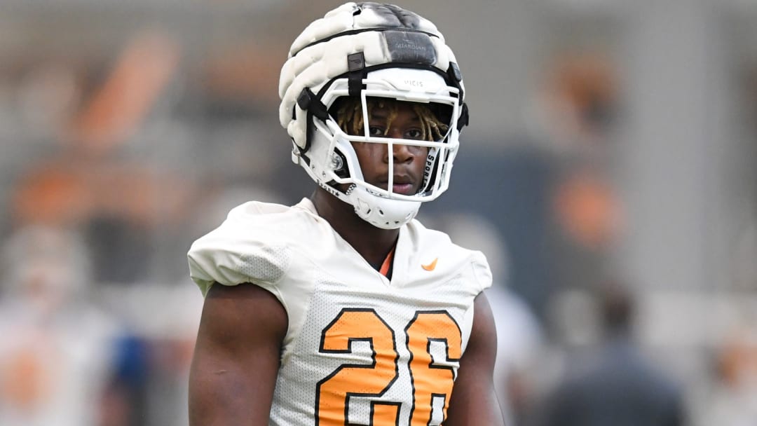 Former Tennessee Running Back Announces Transfer Destination