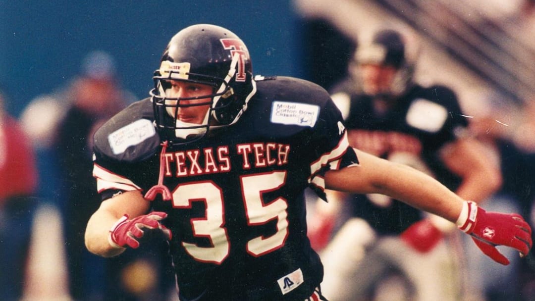 Urlacher on Red Raiders Alumnus: ‘How the F— is Zach Thomas not in Hall of Fame?’