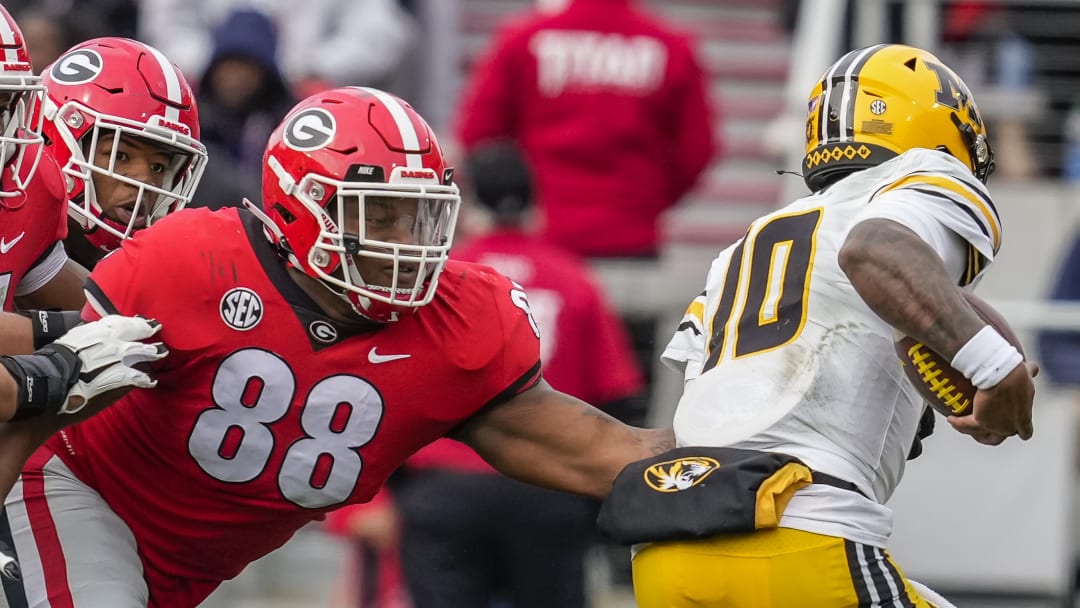 WATCH: Georgia and Mizzou Players Get Chippy During Warmups