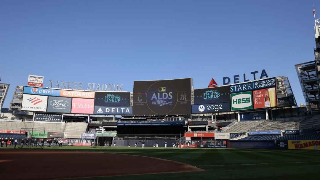 Yankees Linked To Gold Glove Outfielder To Bolster Injury-Plagued Position