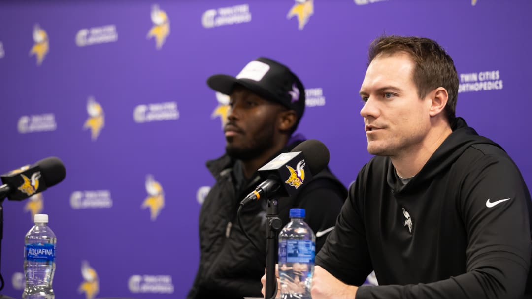 What are the Vikings' draft options after their trade with Houston?