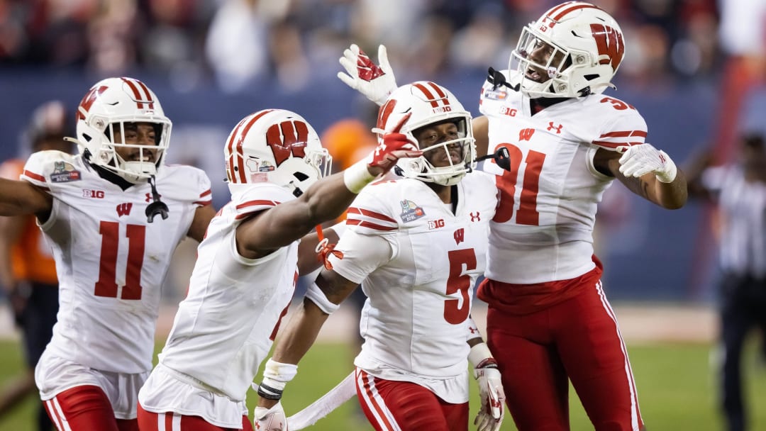 Wisconsin Badgers Now Projected to Play UCLA in Las Vegas Bowl