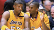 Ex-Laker Samaki Walker says Kobe Bryant punched him over $100