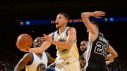 Warriors become 2nd NBA team to win 70, beat Spurs 112-101