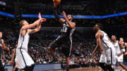 Spurs win 8th straight in Nets' first game since shake-up