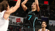 Lin, Walker lead Hornets past Knicks 97-84