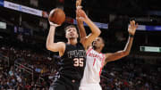 Suns end 7-game skid with 124-115 win over Rockets