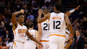 Knight's triple-double lifts Suns to 120-101 win over Lakers