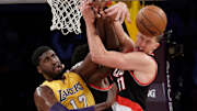 Late dunk by Kelly gives Lakers win over Blazers