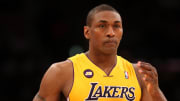 Los Angeles Lakers re-sign forward Metta World Peace