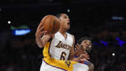 Kobe, Clarkson lead Lakers past Pistons 97-85 for 2nd win