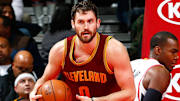 Cavaliers forward Kevin Love (back spasms) leaves loss against Hawks