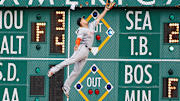 Video: Giancarlo Stanton crashes into outfield wall for impressive catch